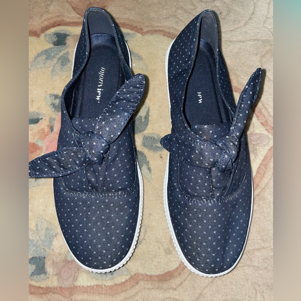Women’s Comfortview Navy & White Slip-on Shoe Size 9.5